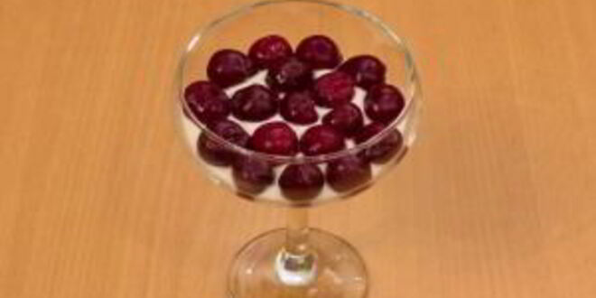 Рецепт порционного тирамису с вишней и шоколадом