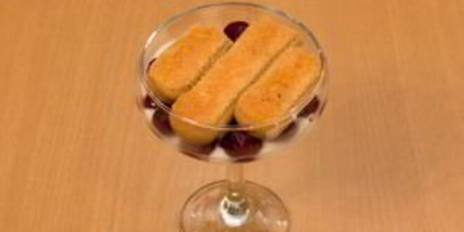 Рецепт порционного тирамису с вишней и шоколадом