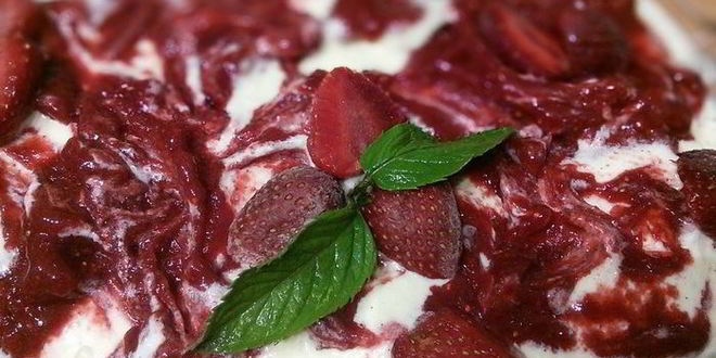 Рецепт ванильно-клубничного мороженое тирамису