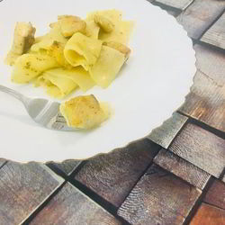 Рецепт Бесбармачной лапши с рыбой в соусе песто