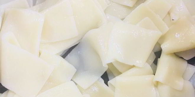 Рецепт бесбармачной лапши с рыбой в соусе песто