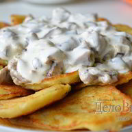 Рецепт Драников из картошки с грибным соусом