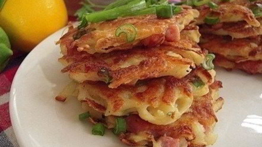 Рецепт картофельных драников с колбасой