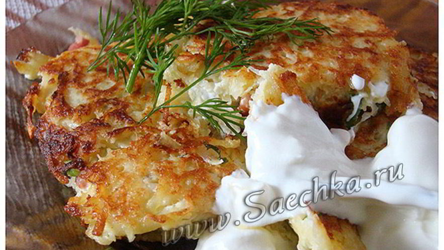 Рецепт картофельных драников с сыром и шпикачками