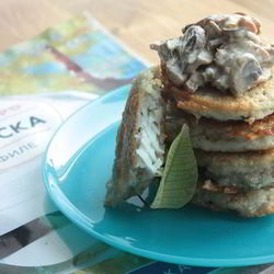 Рецепт Картофельных драников с треской под грибным соусом