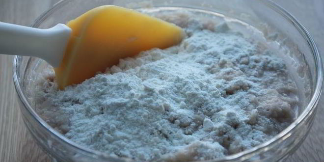 Рецепт картофельных драников с треской под грибным соусом