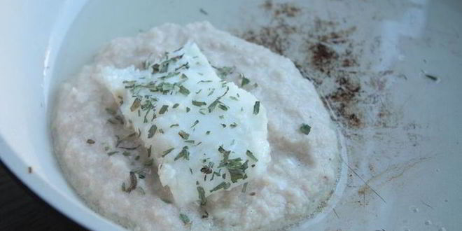 Рецепт картофельных драников с треской под грибным соусом