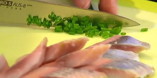 Рецепт овощных драников с селедкой