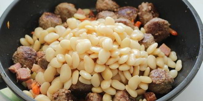 Рецепт фрикаделек с фасолью и овощами