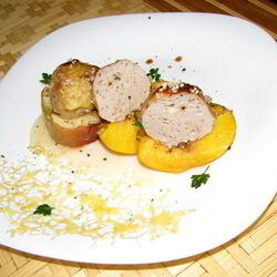 Рецепт Фрикаделек в персиках и яблоках