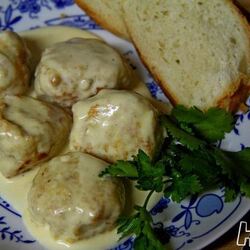 Рецепт Куриных фрикаделек в сырно-сливочном соусе