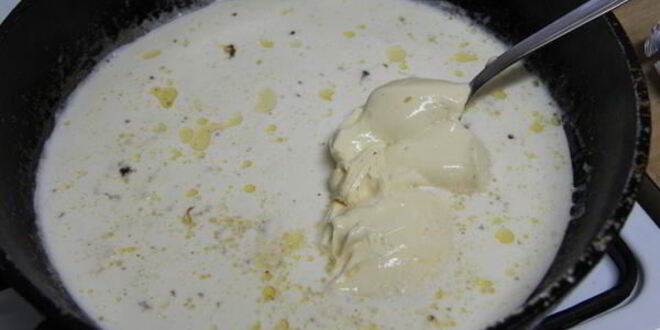 Рецепт куриных фрикаделек в сырно-сливочном соусе