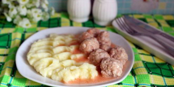 Рецепт мясных фрикаделек в сметанно-томатном соусе