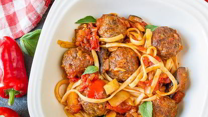 Рецепт Пасты с фрикадельками в овощном соусе