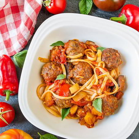 Рецепт Пасты с фрикадельками в овощном соусе