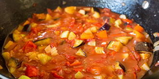 Рецепт пасты с фрикадельками в овощном соусе