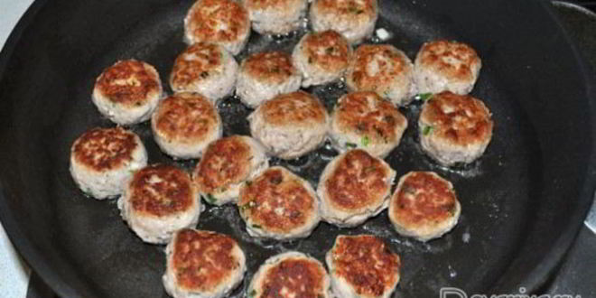 Рецепт пикантных фрикаделек в соусе