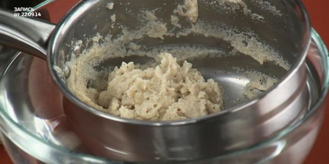 Рецепт скандинавских фрикаделек с брусничным соусом и пикантным пюре