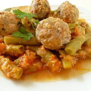 Рецепт Спаржевой фасоли с фрикадельками в пикантном соусе