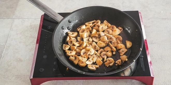 Рецепт стромболей с фрикадельками