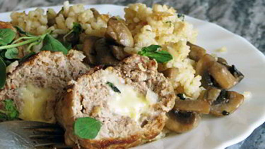 Рецепт сырных фрикаделек с грибным рисом