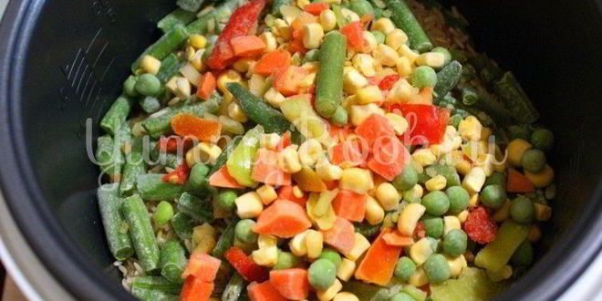 Рецепт бурого риса с мясом и овощами в мультиварке