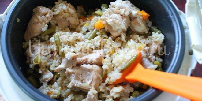 Рецепт бурого риса с мясом и овощами в мультиварке