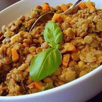 Чечевица с картофелем и морковью в сметане