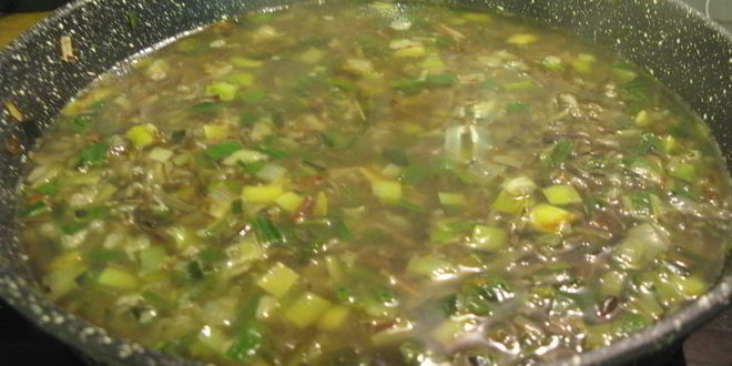 Рецепт дикого риса со стручковой фасолью и луком-пореем