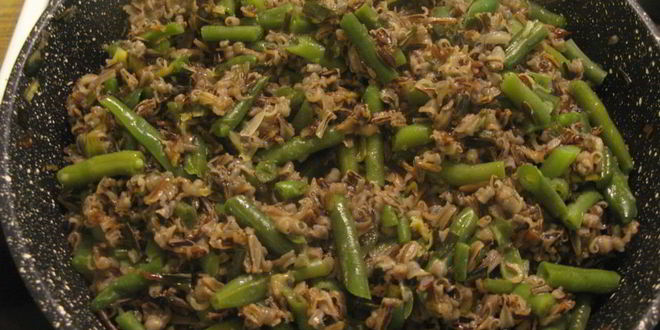 Рецепт дикого риса со стручковой фасолью и луком-пореем