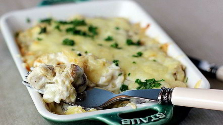 Рецепт картофеля с шампиньонами и сметаной в духовке