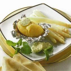 Рецепт Картофеля в фольге с молодой спаржей