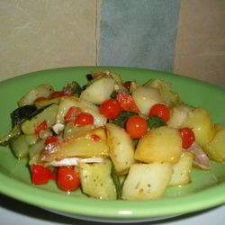 Рецепт Картофеля, жареного с цукини и помидорами черри