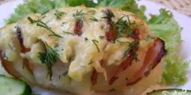 Рецепт картошки с колбасой и сыром в духовке