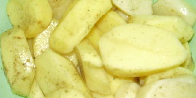 Рецепт картошки с куриной грудкой , зеленью и пряными травами