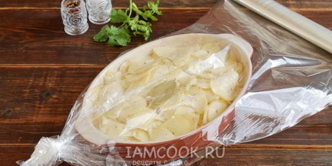 Рецепт картошки с майонезом и чесноком в духовке