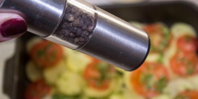 Рецепт картошки с помидорами и сыром в духовке