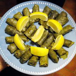 Рецепт Долмы с изюмом и грецкими орехами