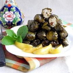 Рецепт Долмы с рисом, изюмом и кедровыми орешками