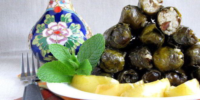 Рецепт долмы с рисом, изюмом и кедровыми орешками