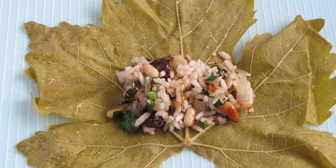 Рецепт долмы с рисом, изюмом и кедровыми орешками