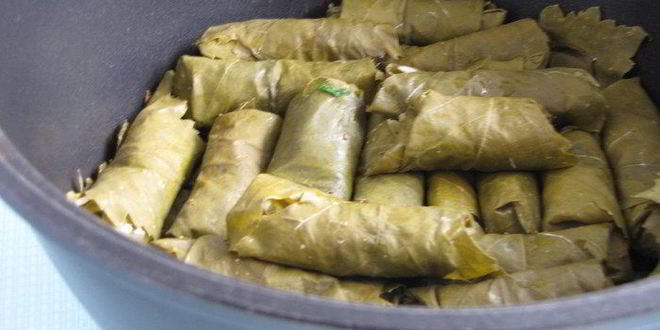 Рецепт долмы с рисом, изюмом и кедровыми орешками