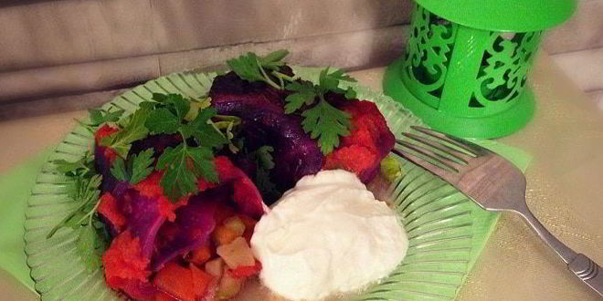 Рецепт голубцов из краснокочанной капусты с овощной начинкой