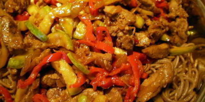 Рецепт гречневой лапши с овощами и мясом