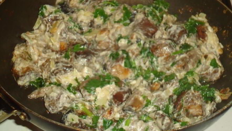 Рецепт белых грибов, жаренных в сливках