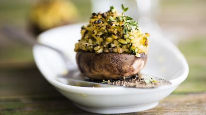 Рецепт Фаршированных булгуром шампиньоны