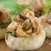 Рецепт Грибов, фаршированных крабовым мясом, рикоттой и зеленью