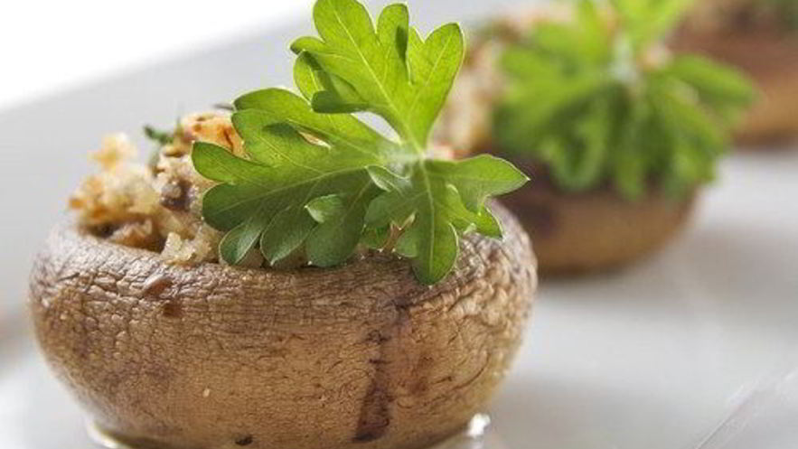 Рецепт грибов, фаршированных рикоттой и луком