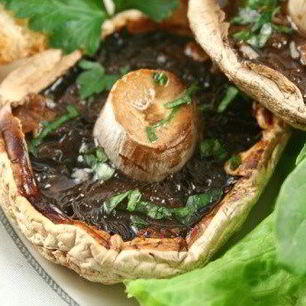 Рецепт Грибов на гриле с трюфельным маслом, рукколой и пармезаном