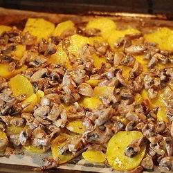 Рецепт Грибов со свининой и картофелем в духовке